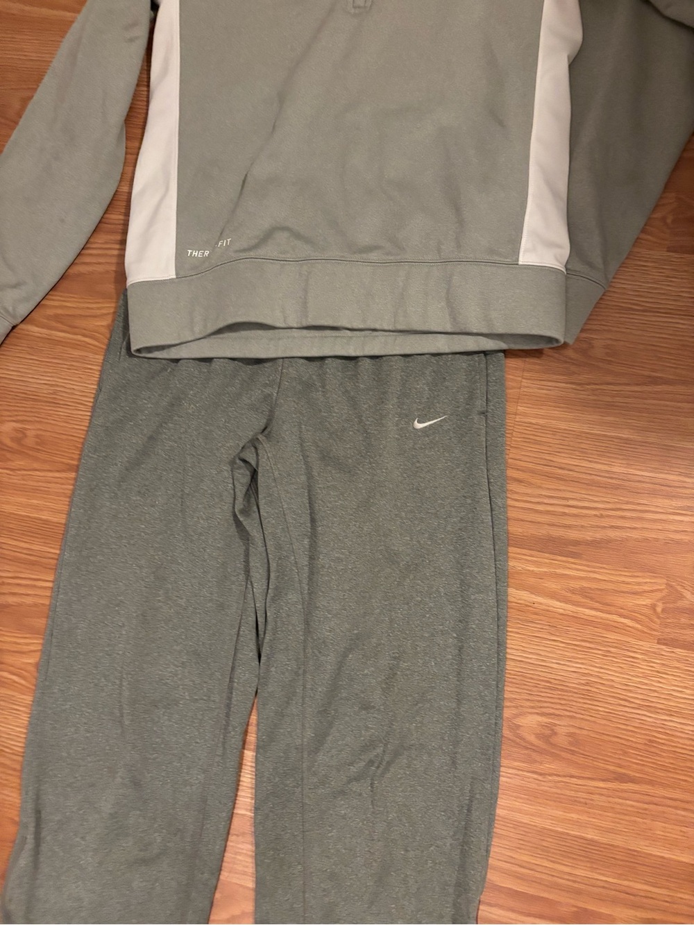 Nike Women’s grey jogging suit size medium